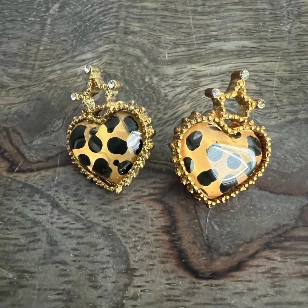 🍭6/$30 Leopard print lucite crown heart post earrings